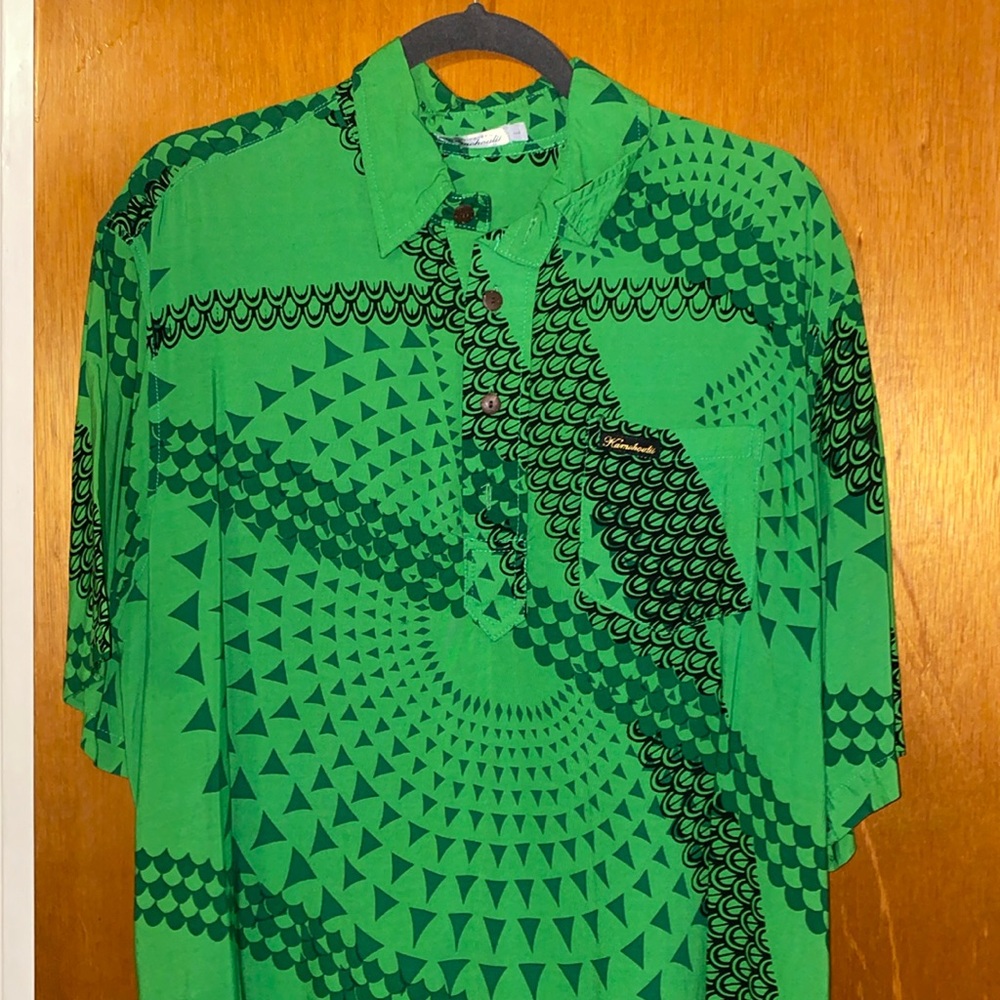 Dezigns by Kamohoalii Men’s Shirt